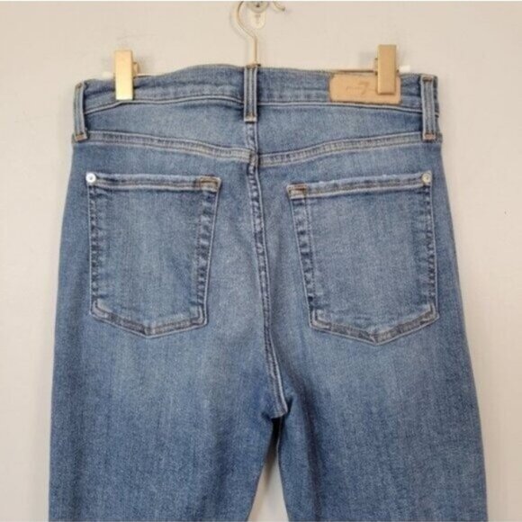 7 for all Mankind | Luxe Vintage The High Waist Ankle Skinny Light Wash Jeans - Picture 5 of 10